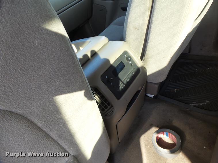 image for item DB9781 2004 Chevrolet Silverado 2500 Crew Cab pickup truck