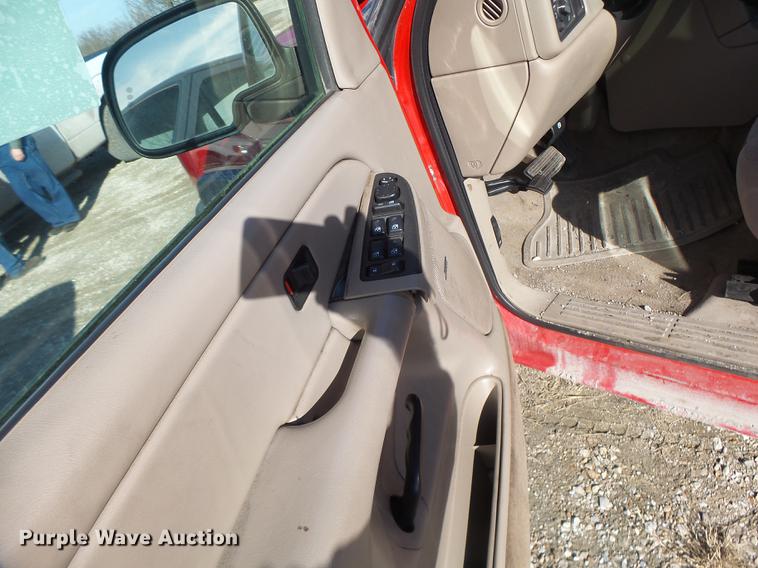 image for item DB9781 2004 Chevrolet Silverado 2500 Crew Cab pickup truck