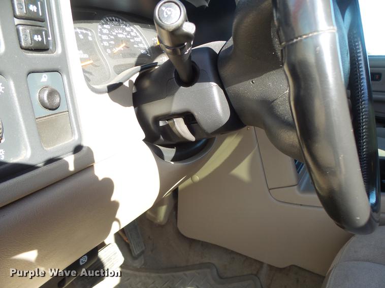 image for item DB9781 2004 Chevrolet Silverado 2500 Crew Cab pickup truck