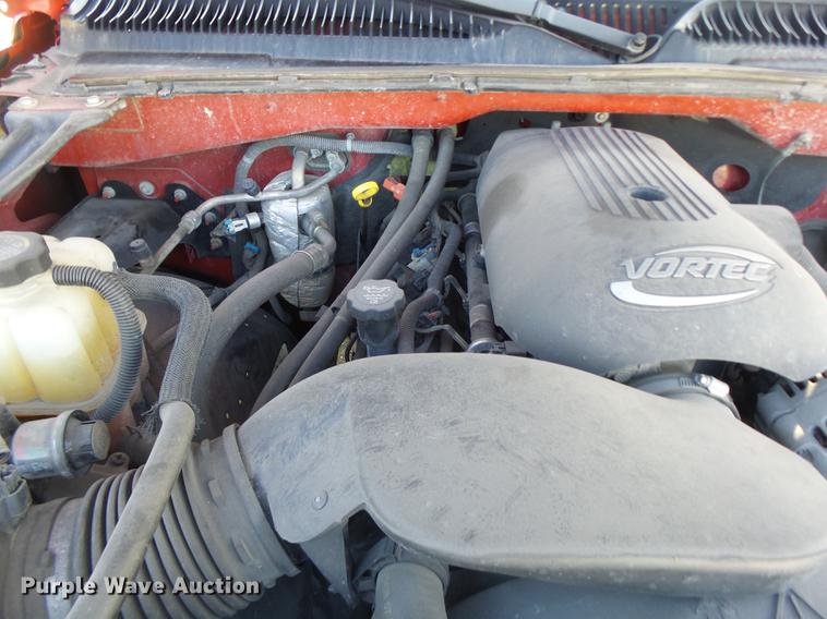 image for item DB9781 2004 Chevrolet Silverado 2500 Crew Cab pickup truck