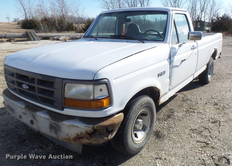 image for item DB9782 1996 Ford F150 pickup truck