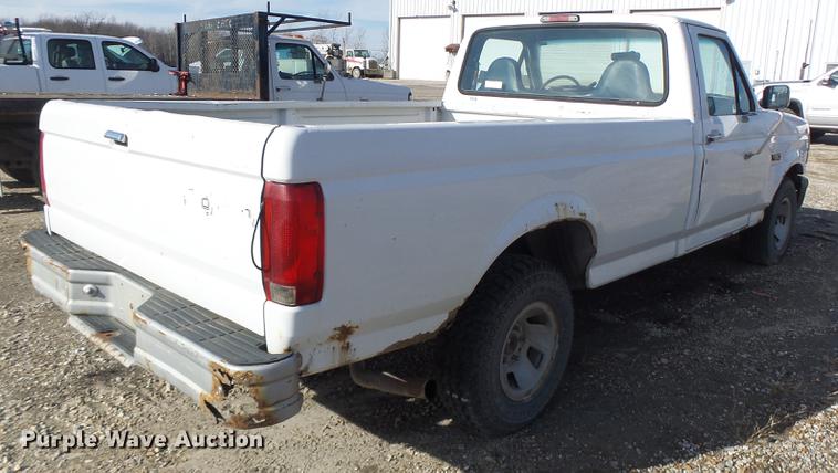 image for item DB9782 1996 Ford F150 pickup truck
