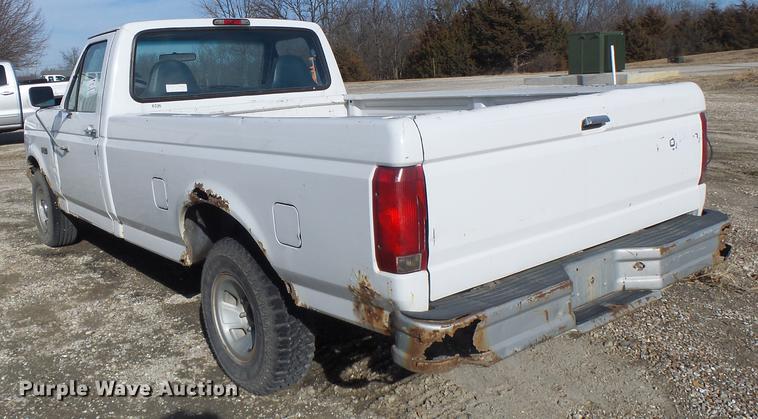 image for item DB9782 1996 Ford F150 pickup truck