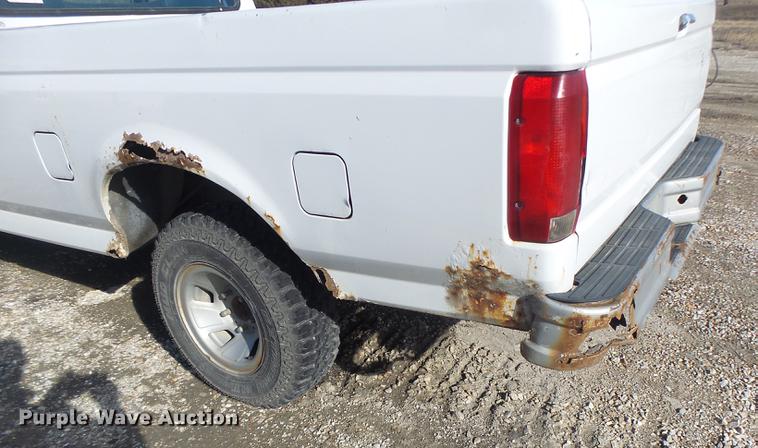 image for item DB9782 1996 Ford F150 pickup truck