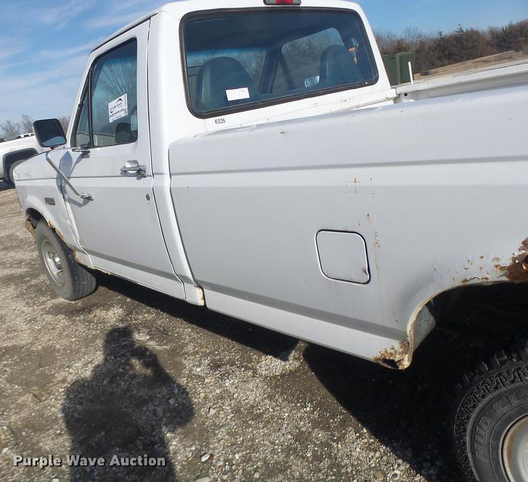 image for item DB9782 1996 Ford F150 pickup truck