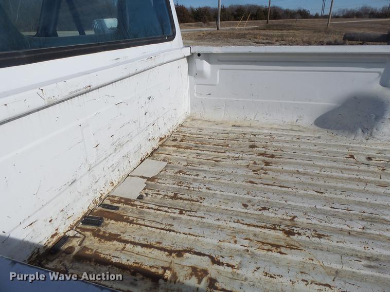 image for item DB9782 1996 Ford F150 pickup truck