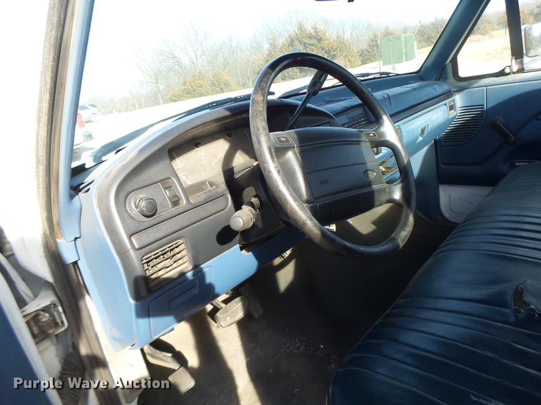 image for item DB9782 1996 Ford F150 pickup truck