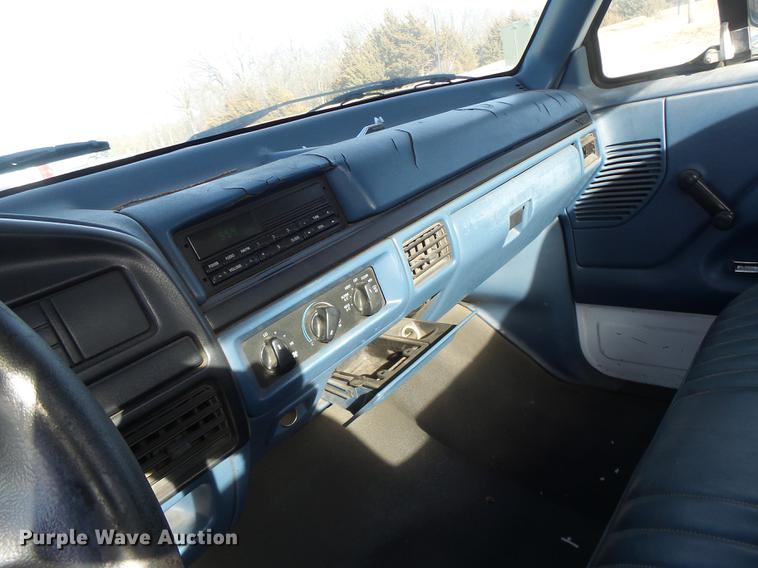 image for item DB9782 1996 Ford F150 pickup truck