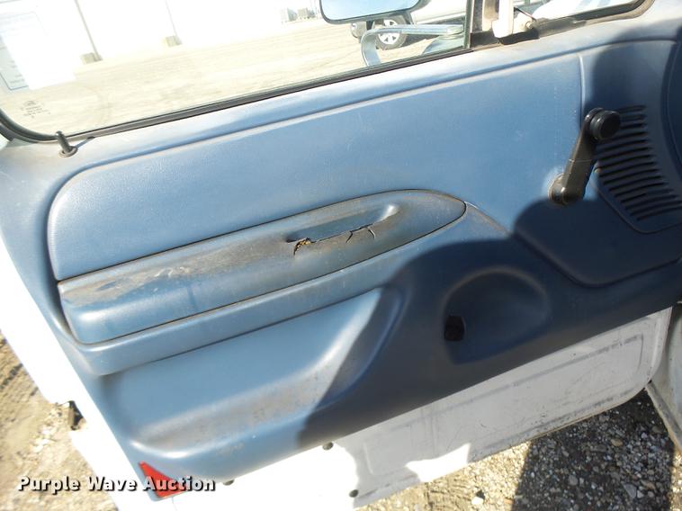 image for item DB9782 1996 Ford F150 pickup truck