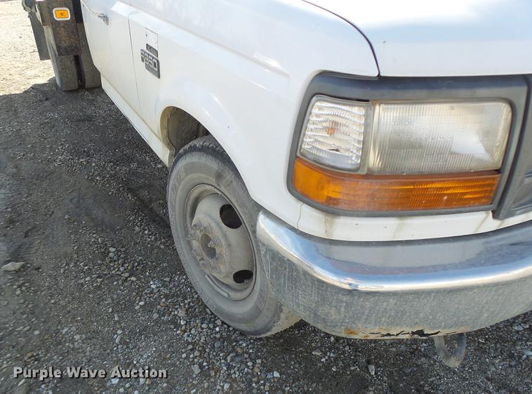 image for item DB9783 1996 Ford F350 flatbed pickup truck