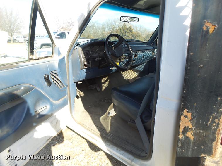 image for item DB9783 1996 Ford F350 flatbed pickup truck