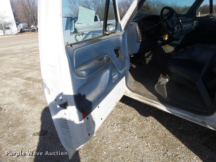 image for item DB9783 1996 Ford F350 flatbed pickup truck