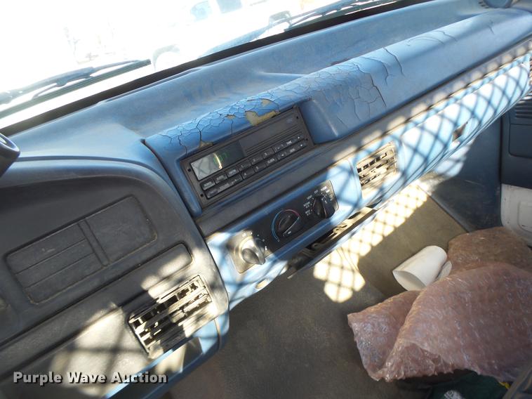 image for item DB9783 1996 Ford F350 flatbed pickup truck