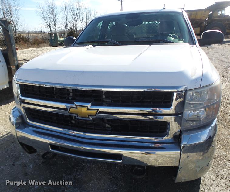 image for item DB9784 2007 Chevrolet Silverado 2500HD Crew Cab pickup truck