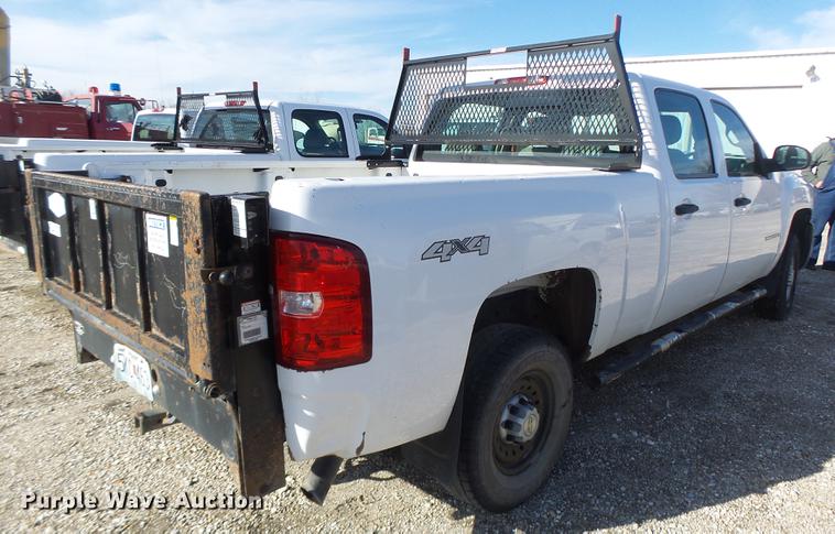 image for item DB9784 2007 Chevrolet Silverado 2500HD Crew Cab pickup truck