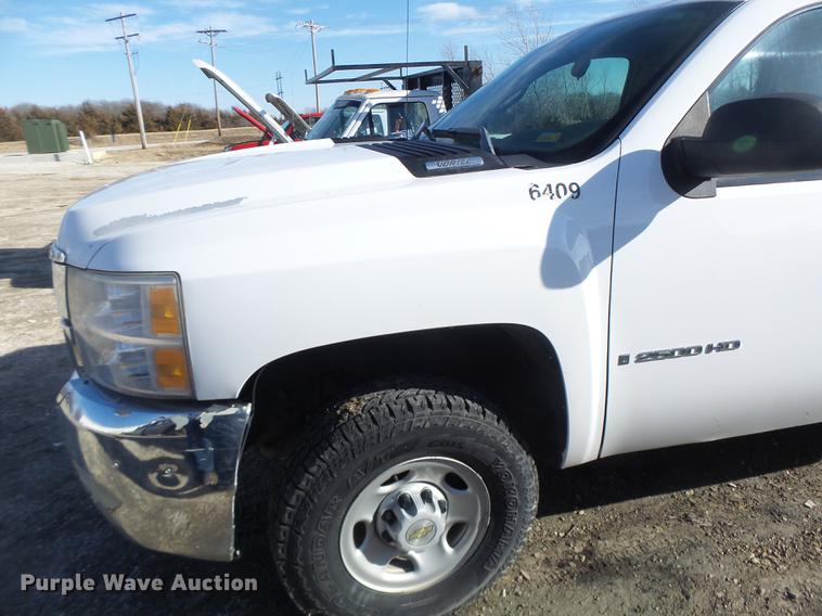 image for item DB9784 2007 Chevrolet Silverado 2500HD Crew Cab pickup truck