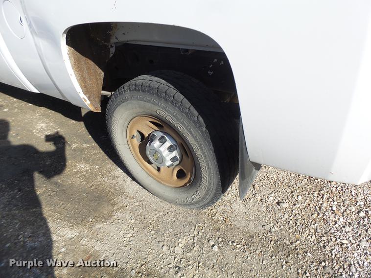 image for item DB9784 2007 Chevrolet Silverado 2500HD Crew Cab pickup truck