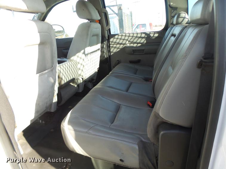 image for item DB9784 2007 Chevrolet Silverado 2500HD Crew Cab pickup truck