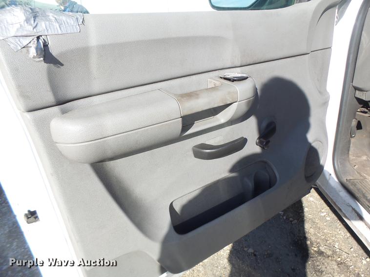 image for item DB9784 2007 Chevrolet Silverado 2500HD Crew Cab pickup truck