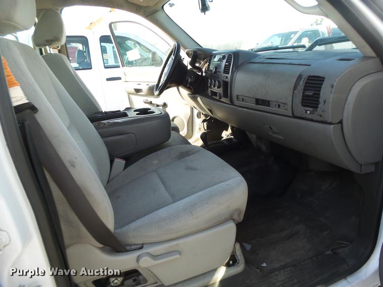image for item DB9784 2007 Chevrolet Silverado 2500HD Crew Cab pickup truck
