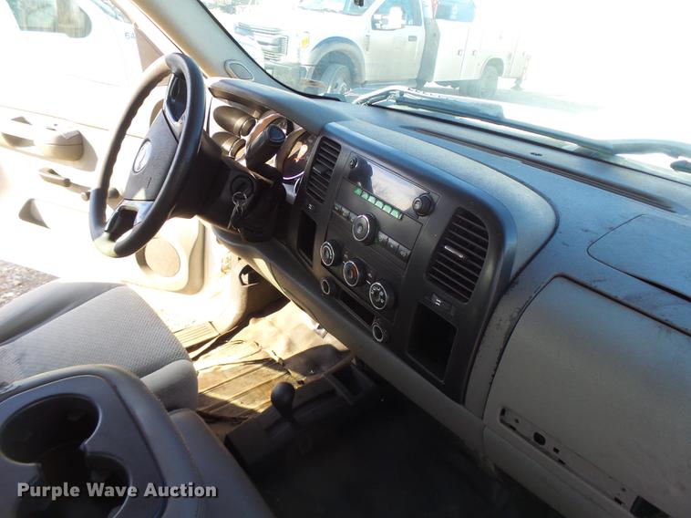 image for item DB9784 2007 Chevrolet Silverado 2500HD Crew Cab pickup truck