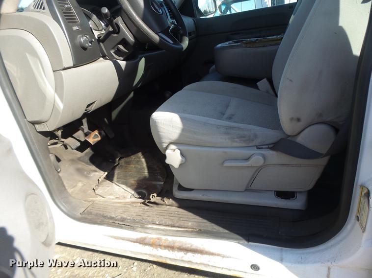 image for item DB9784 2007 Chevrolet Silverado 2500HD Crew Cab pickup truck