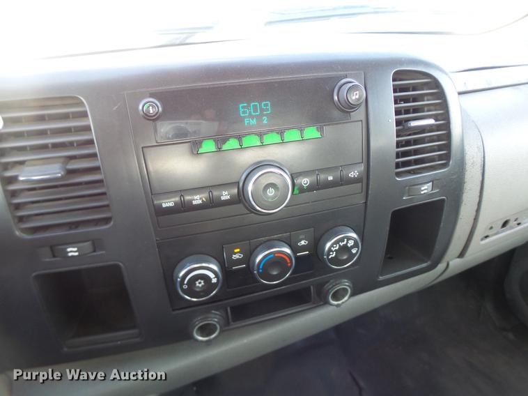 image for item DB9784 2007 Chevrolet Silverado 2500HD Crew Cab pickup truck