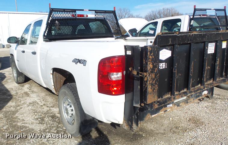 image for item DB9785 2007 Chevrolet Silverado 2500HD Crew Cab pickup truck