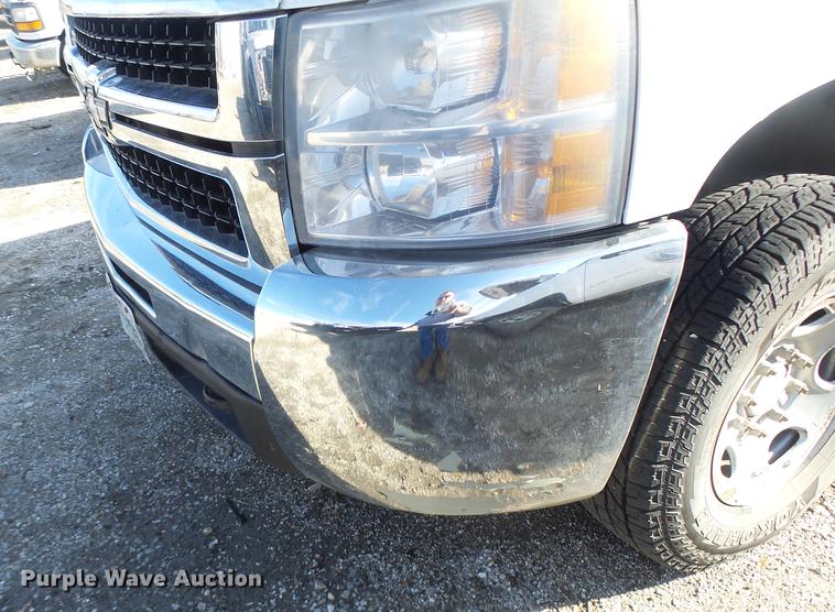 image for item DB9785 2007 Chevrolet Silverado 2500HD Crew Cab pickup truck