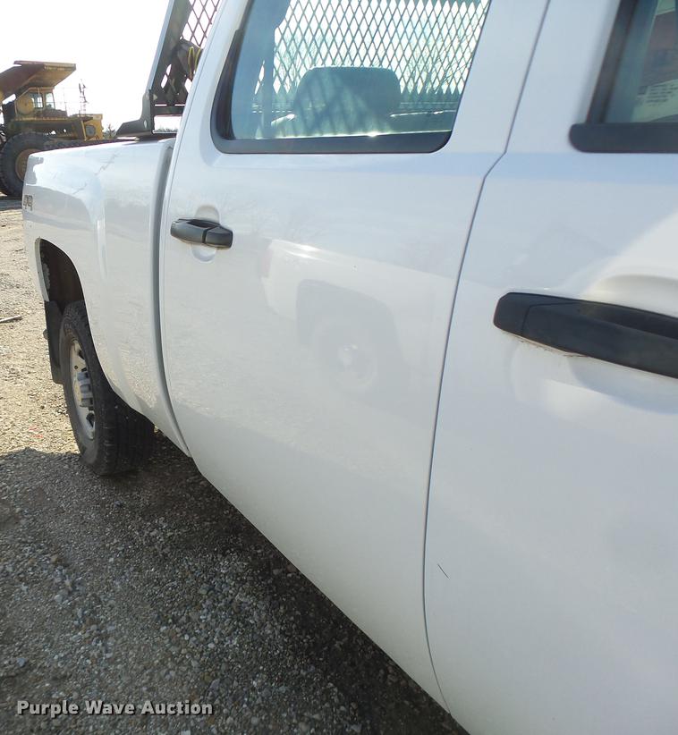 image for item DB9785 2007 Chevrolet Silverado 2500HD Crew Cab pickup truck