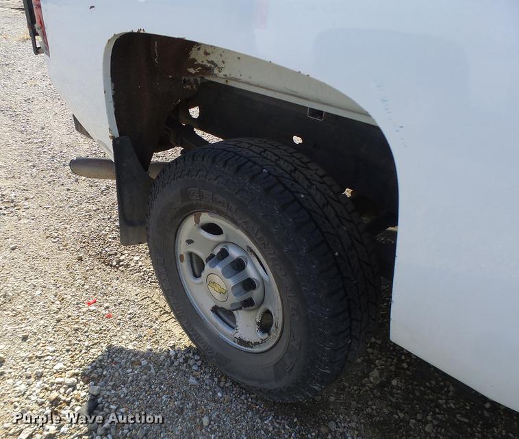 image for item DB9785 2007 Chevrolet Silverado 2500HD Crew Cab pickup truck