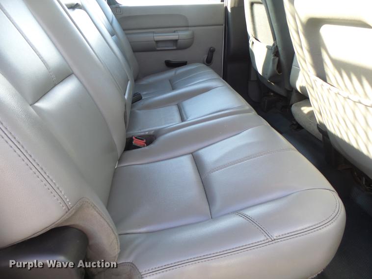 image for item DB9785 2007 Chevrolet Silverado 2500HD Crew Cab pickup truck