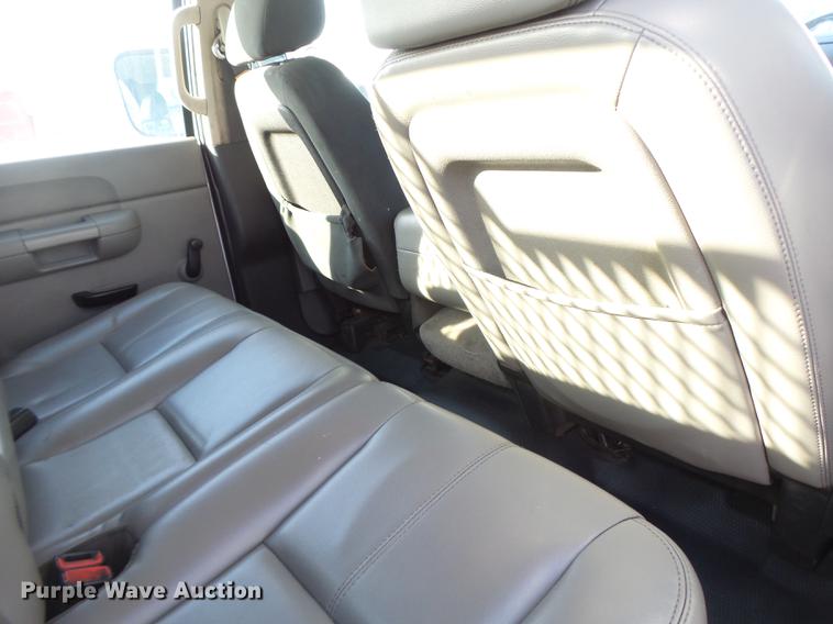 image for item DB9785 2007 Chevrolet Silverado 2500HD Crew Cab pickup truck