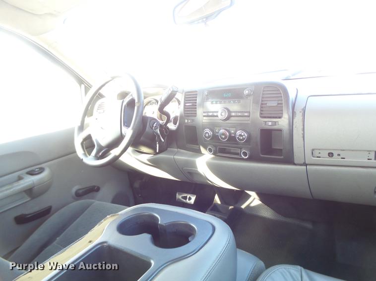 image for item DB9785 2007 Chevrolet Silverado 2500HD Crew Cab pickup truck