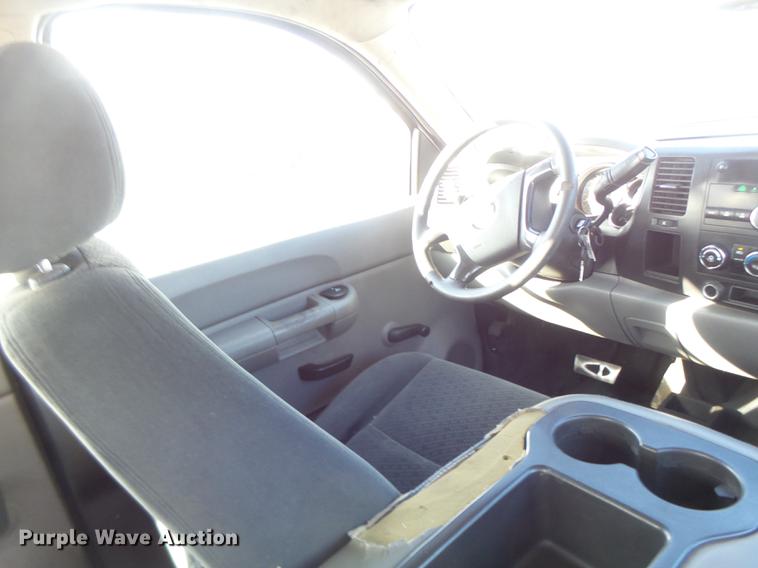 image for item DB9785 2007 Chevrolet Silverado 2500HD Crew Cab pickup truck