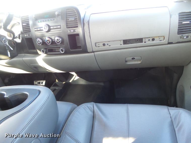 image for item DB9785 2007 Chevrolet Silverado 2500HD Crew Cab pickup truck