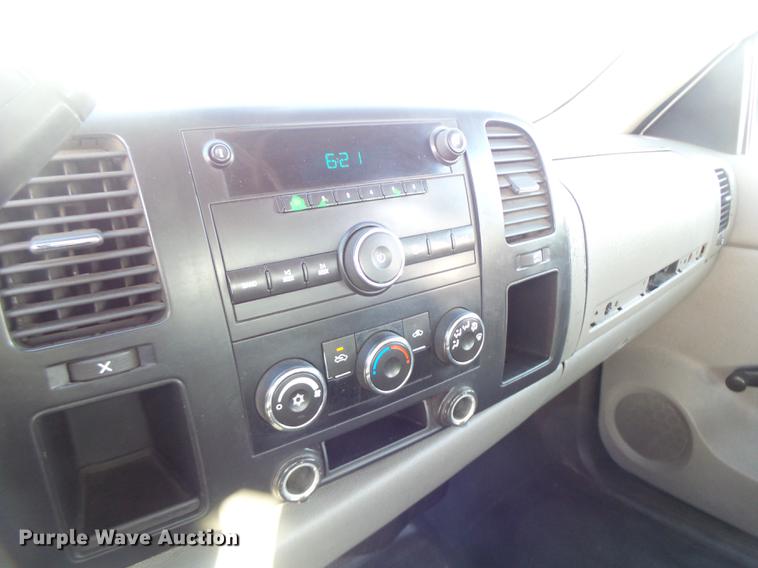 image for item DB9785 2007 Chevrolet Silverado 2500HD Crew Cab pickup truck