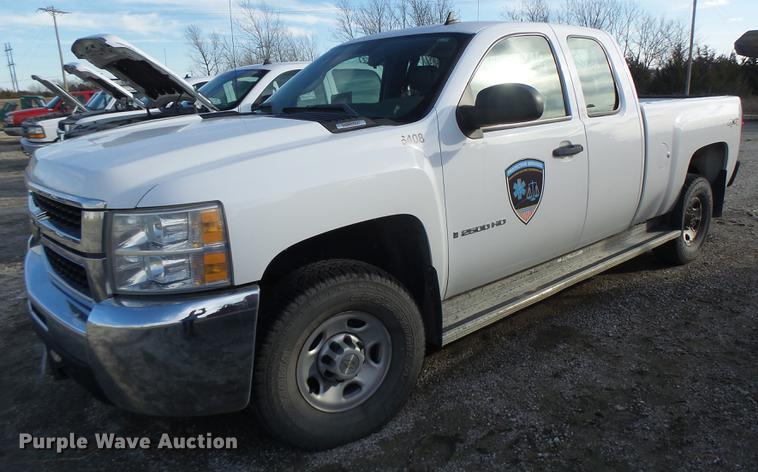 image for item DB9786 2007 Chevrolet Silverado 2500HD Ext. Cab pickup truck