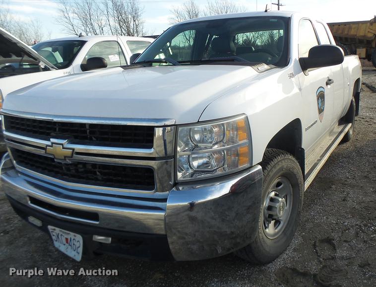 image for item DB9786 2007 Chevrolet Silverado 2500HD Ext. Cab pickup truck