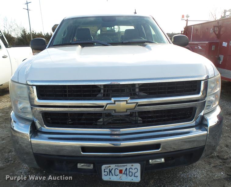 image for item DB9786 2007 Chevrolet Silverado 2500HD Ext. Cab pickup truck