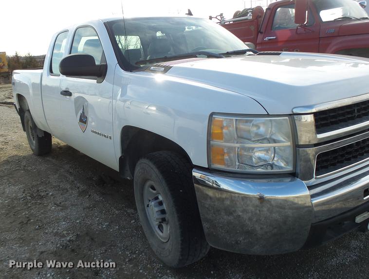 image for item DB9786 2007 Chevrolet Silverado 2500HD Ext. Cab pickup truck