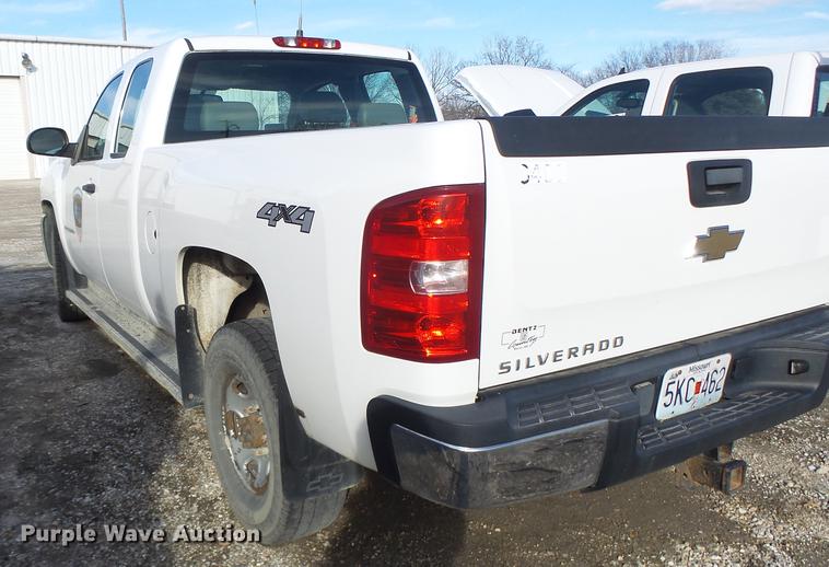 image for item DB9786 2007 Chevrolet Silverado 2500HD Ext. Cab pickup truck