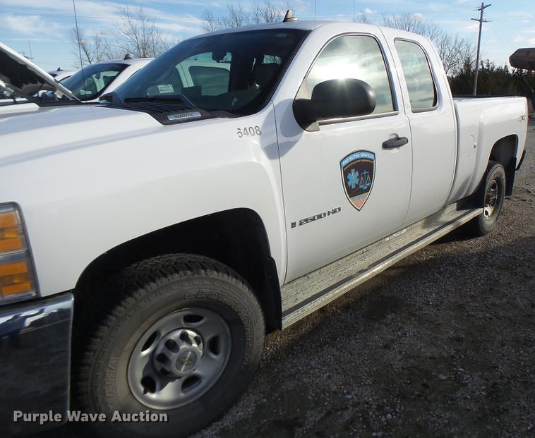 image for item DB9786 2007 Chevrolet Silverado 2500HD Ext. Cab pickup truck
