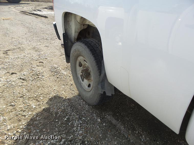 image for item DB9786 2007 Chevrolet Silverado 2500HD Ext. Cab pickup truck