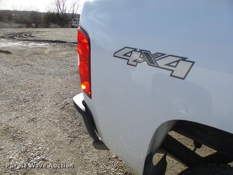 image for item DB9786 2007 Chevrolet Silverado 2500HD Ext. Cab pickup truck
