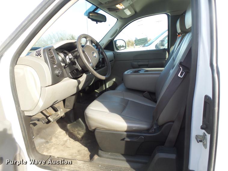 image for item DB9786 2007 Chevrolet Silverado 2500HD Ext. Cab pickup truck