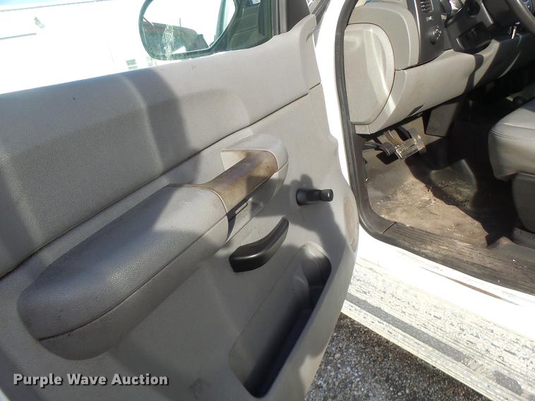 image for item DB9786 2007 Chevrolet Silverado 2500HD Ext. Cab pickup truck