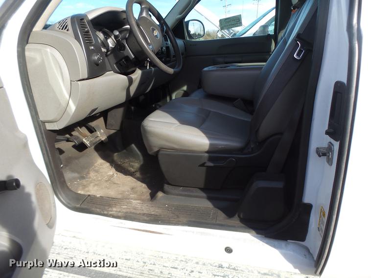 image for item DB9786 2007 Chevrolet Silverado 2500HD Ext. Cab pickup truck