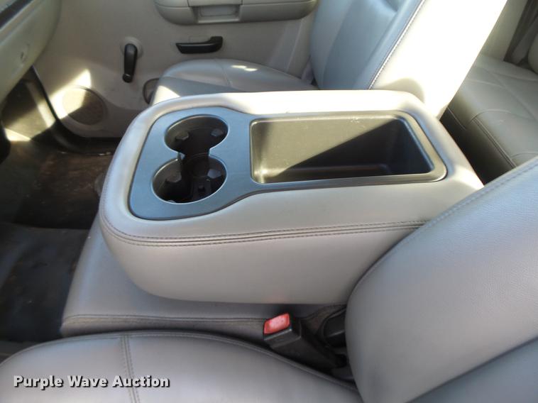 image for item DB9786 2007 Chevrolet Silverado 2500HD Ext. Cab pickup truck