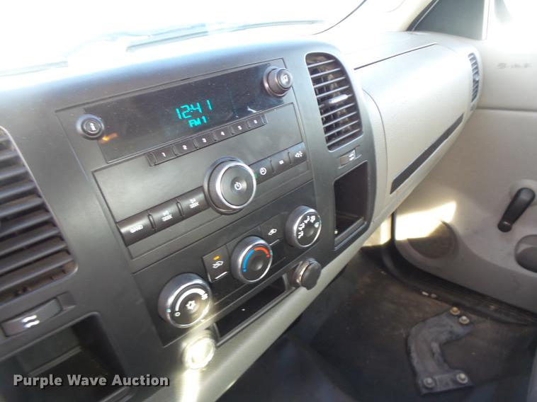 image for item DB9786 2007 Chevrolet Silverado 2500HD Ext. Cab pickup truck